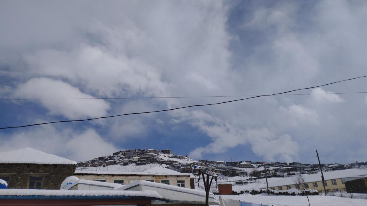 Zaur Guest Hause Hotel Xinaliq Buitenkant foto