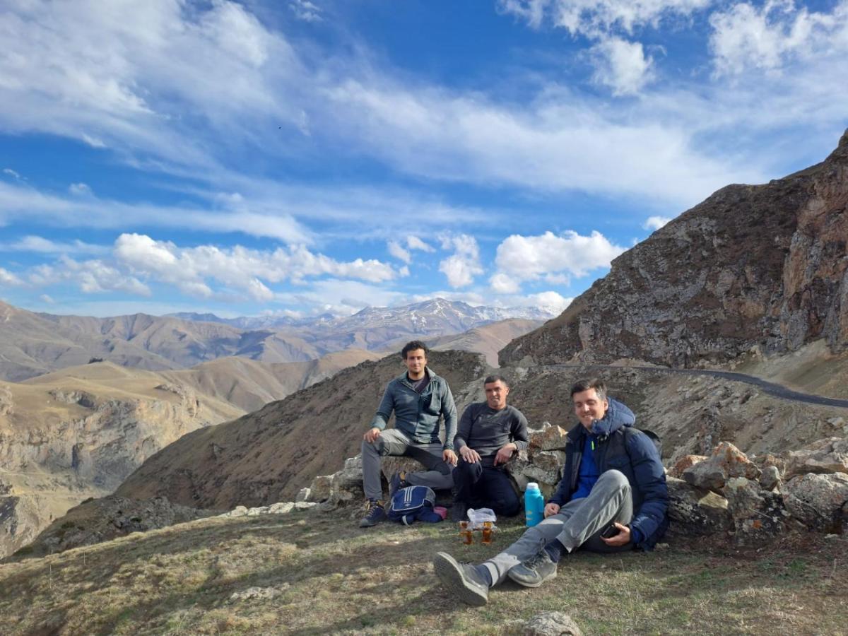 Zaur Guest Hause Hotel Xinaliq Buitenkant foto